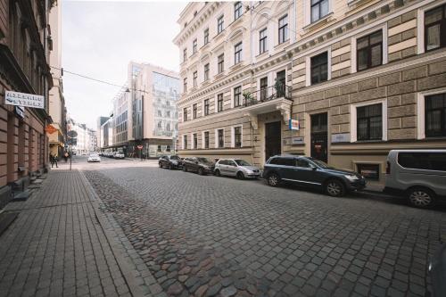 Photographer Rudolf's Studio - ground floor with separate entrance Room Type - One-Bedroom Apartment