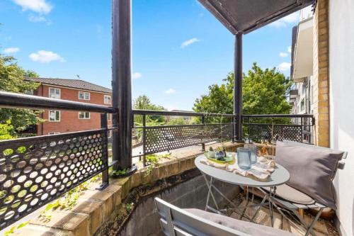 Cosy London Apartment near Canary Wharf - image 13