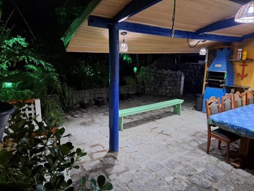 Casa Ilhabela entre a Praia Grande & Julião (Casa Ilhabela entre a Praia Grande & Juliao) in ปรายา กรันเด