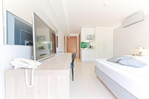 The Residence Hotel - image 4