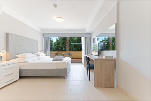 The Residence Hotel - image 11