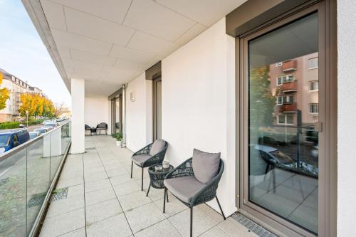 شرفة/ تراس, LIVINGLike-Apartment - Central & Spacious with Balkony & Garage, Coffee - 103m2 in Pforzheim
