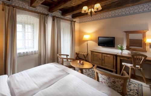 Pod lipami Pod lipami