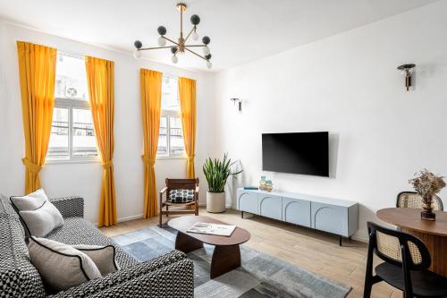 Mate Levinski - By HOMY Mate Levinski - By HOMY