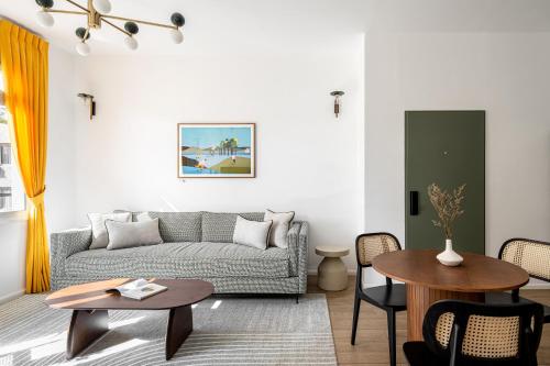 Mate Levinski - By HOMY Mate Levinski - By HOMY