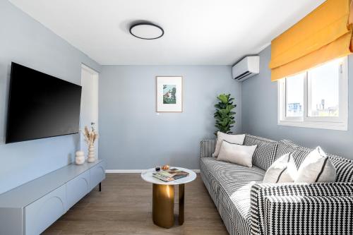 Mate Levinski - By HOMY Mate Levinski - By HOMY