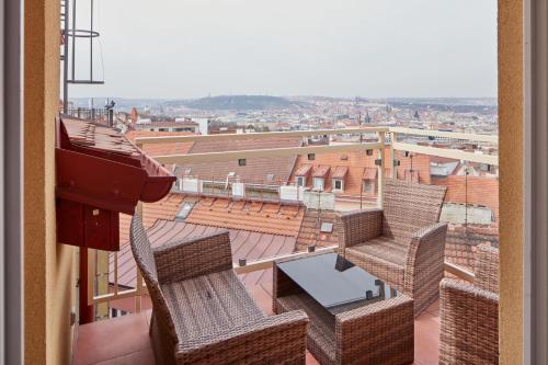 Prague Days - Deluxe Loft with View in Vinohrady - image 3
