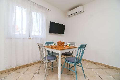 Apartments Tina - image 8