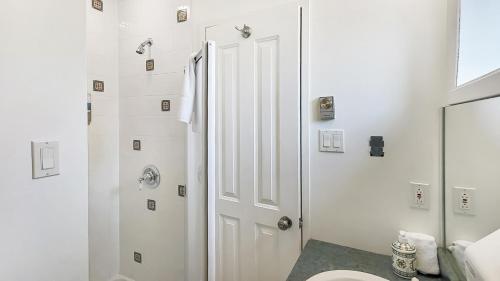 Two-Bedroom Apartment image 8