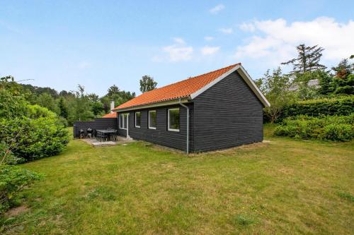 Five-Bedroom Holiday Home image 3