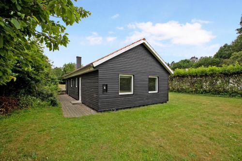 Beautiful Home In Ebeltoft With 5 Bedrooms And Wifi - image 5