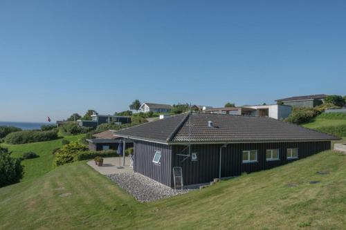 Four-Bedroom Holiday Home image 3