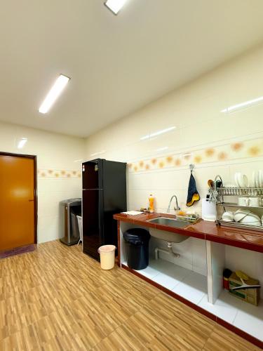 Kitchen, Happy Guest House Nibong Tebal 开心民宿（高渊） in Nibong Tebal