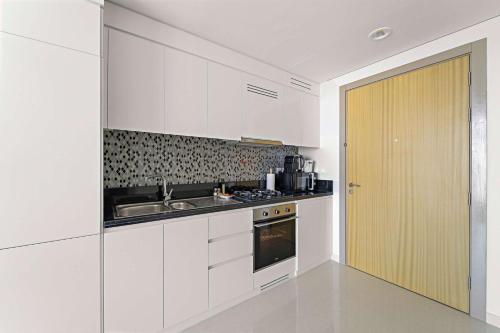 Silkhaus New Modern Studio In New Tower at Business Bay, Dubai (Foto 7)