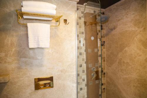 Continent Hotel Atasehir - image 2