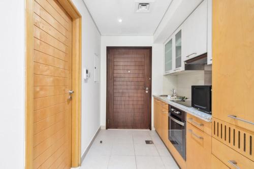 Silkhaus lovely studio with Downtown view in Boulevard central - image 9