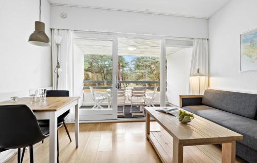 Awesome Apartment In Nexø With Wifi in Snogebaek