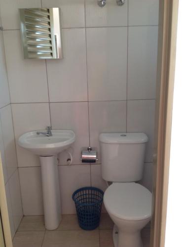 Hostel Zampollo Located in Central, Hostel Zampollo is a perfect starting point from which to explore Goiania. Both business travelers and tourists can enjoy the propertys facilities and services. Service-minded sta