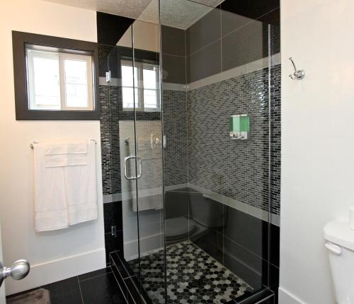 Tiny House #4, Orderville (photo 9)