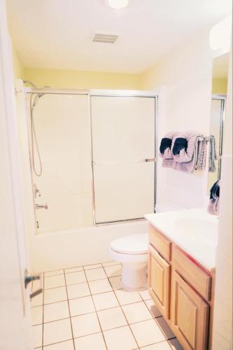 Condo with pool near Dollywood in Pigeon Forge, USA
