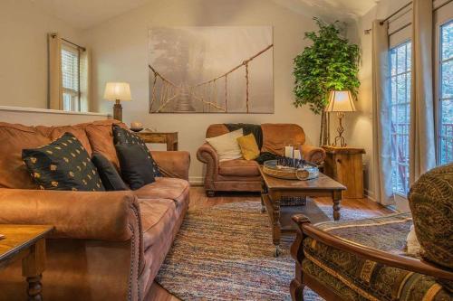 NEW LISTING Sasquatch Lodge F in Gatlinburg, USA