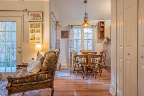 NEW LISTING Sasquatch Lodge F in Gatlinburg, USA