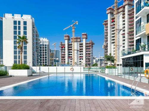 Urban Charm: Studio with Balcony in Riviera - image 13