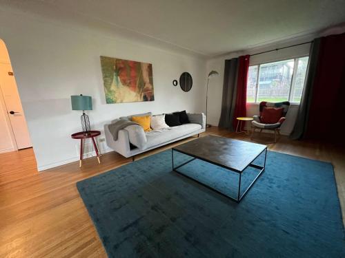 Beautiful 5BR Whole House with ocean view in Nanaimo, Canada
