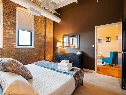 Lakefront Loft - Walk 2 First Energy x Progressive, Cleveland (photo 6)