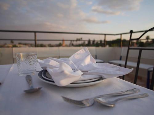 Riad Ocallaghan - image 8