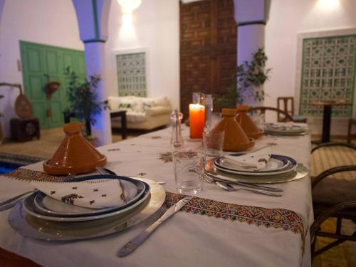 Riad Ocallaghan - image 13
