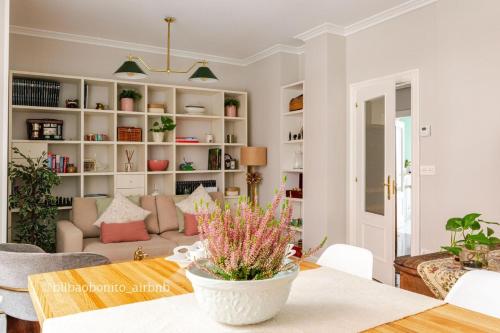 BilbaoBonito 5min Guggenheim I 2Bdrm I EXT I Quiet & Central I Pking, Bilbao (zdjęcie 2)