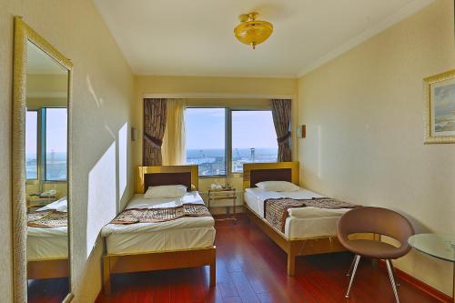 Standard Double/Twin Room room in Grand Madrid Hotel