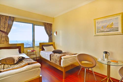 Standard Double/Twin Room image 1