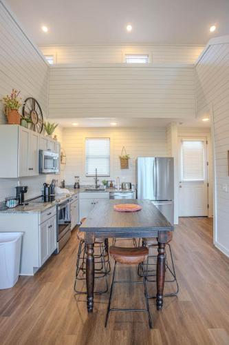 Lakeview Cabin, Hot Tub, Game Rm