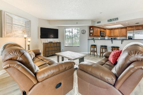 Steps to Beach Indian Shores Condo with Balcony! in Clearwater Beach, USA