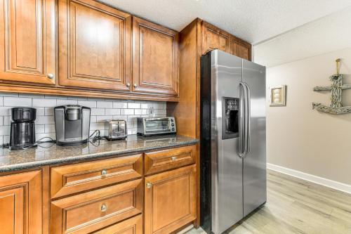 Steps to Beach Indian Shores Condo with Balcony! in Clearwater Beach, USA