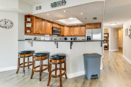 Steps to Beach Indian Shores Condo with Balcony! in Clearwater Beach, USA