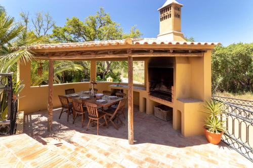 Villa Isabel Stunning villa BBQ area Pool - image 11