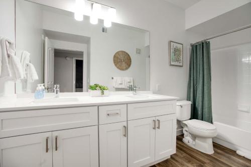 Modern 3-BR Condo near Kierland