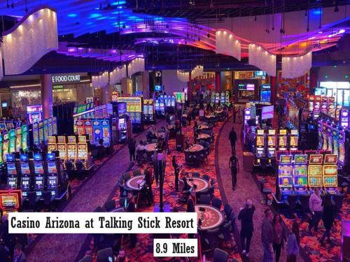 Modern 3-BR Condo near Kierland Commons