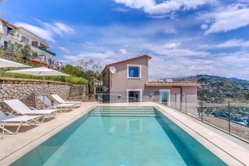 Villa with Sea View image 2