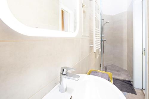 Apartment image 6