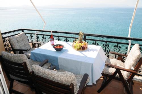 Amazing condo by the beach