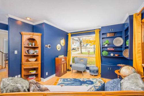 Retreat on River Drive in Appleton, USA