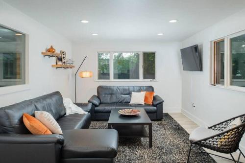 -Brick House Charm - 4 br 3 bath in Appleton, USA