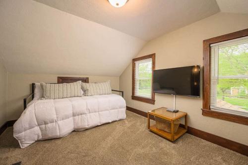 -5 Star Suite Spot - Sleeps 7 3 BR Full Remodel in Appleton, USA