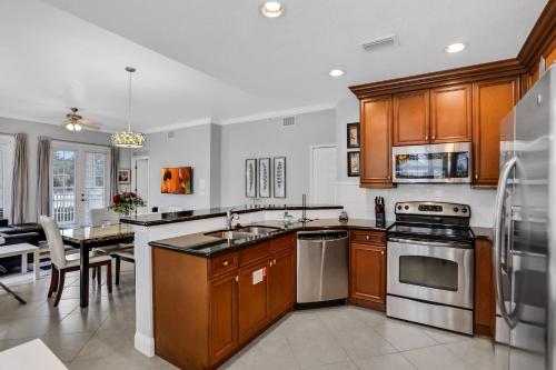Reunion Retreat: Spacious Condo Near Disney Parks detail