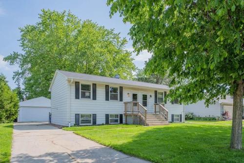 Excellence On Echo Lane Walk to Lambeau and Resch in Ashwaubenon, USA