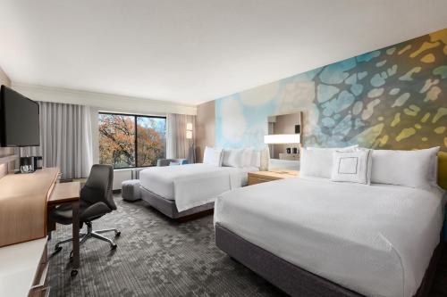 Queen Room with Two Queen Beds - Non-Smoking